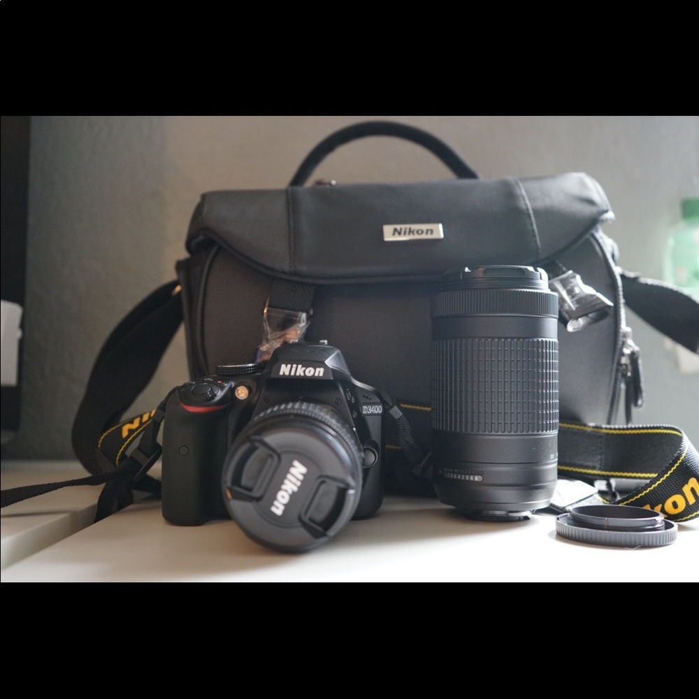 NIKON D3400